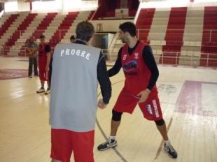 Cavaco: �Les hablo mucho a los chicos sobre lo distinto que es la Liga Nacional�