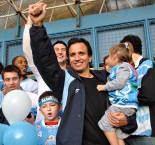 Casal�nguida sigue en Regatas Corrientes