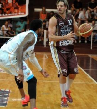 Lan�s volvi� al triunfo ante 9 de Julio