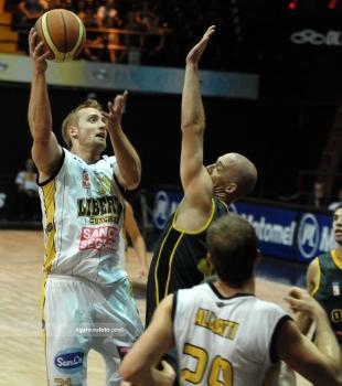 Libertad aprovech� todo