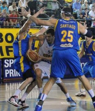 A Obras lo ahog� una lluvia de triples