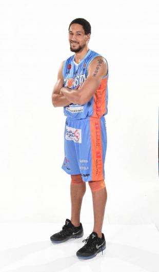 Dwayne Jones se desvincul� de Sionista de Paran�