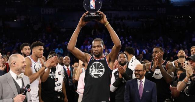 Team LeBron gan en el cierre del All Star Game