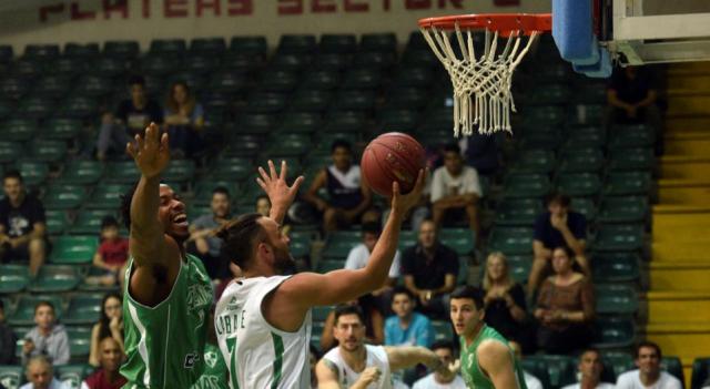 Lbaque se despidi de su gente en un partido de histricos