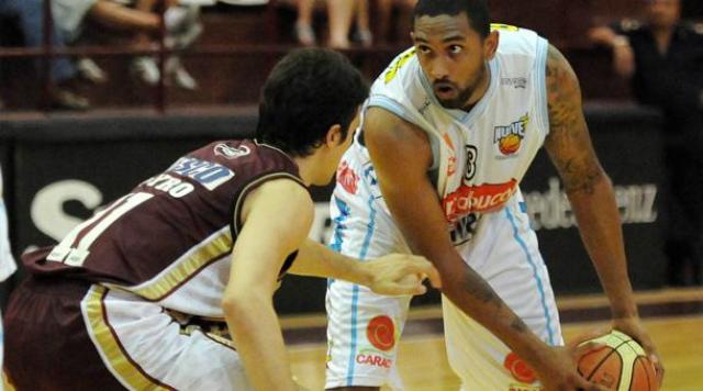 Ayarza: �Si defendemos y corremos la cancha, podemos sacar un juego all�