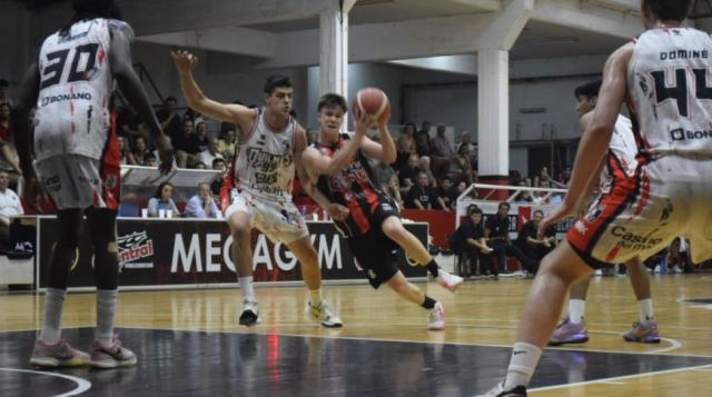 Sur: Central Entrerriano mont su propio Show de triples