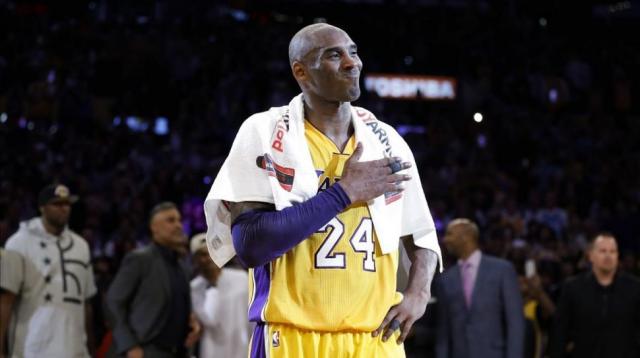 Se subast una toalla de Kobe Bryant