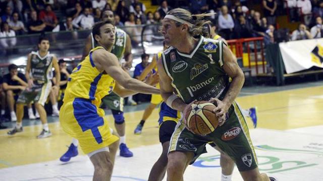 Atenas se postula para los playoffs