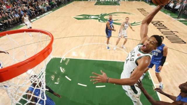 Bucks se sostiene, Pelicans y Pistons sin invicto