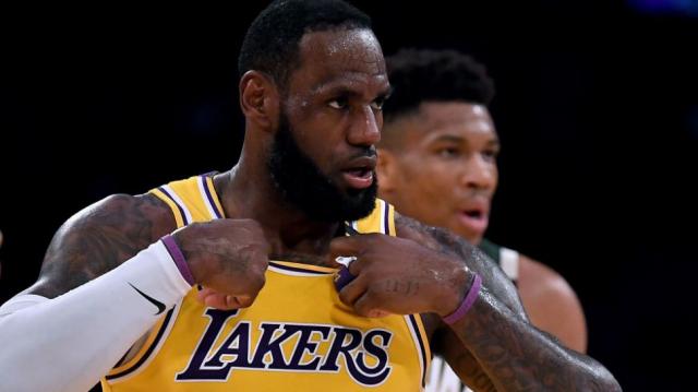 Lakers no tuvo piedad ante Bucks