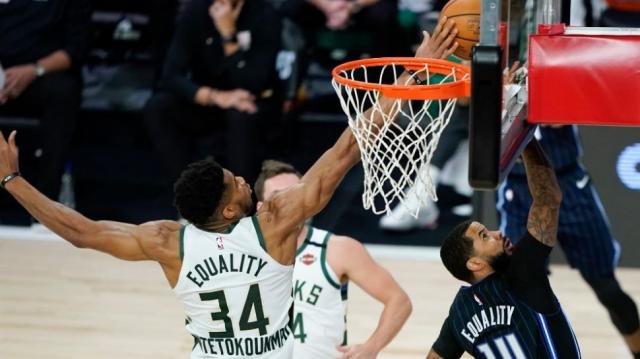 Antetokounmpo jugador defensivo del ao