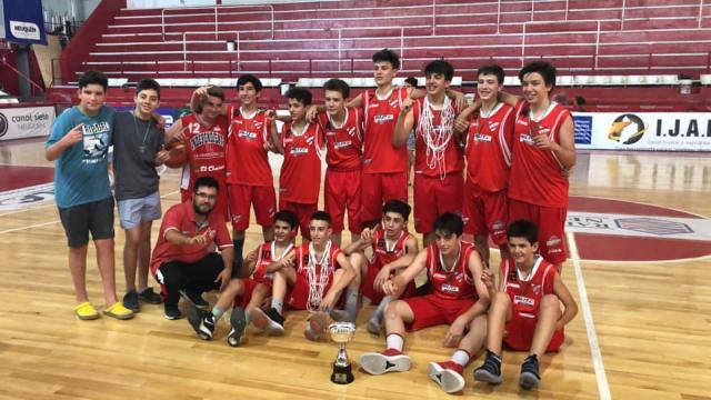 Independiente con embajadores en U13