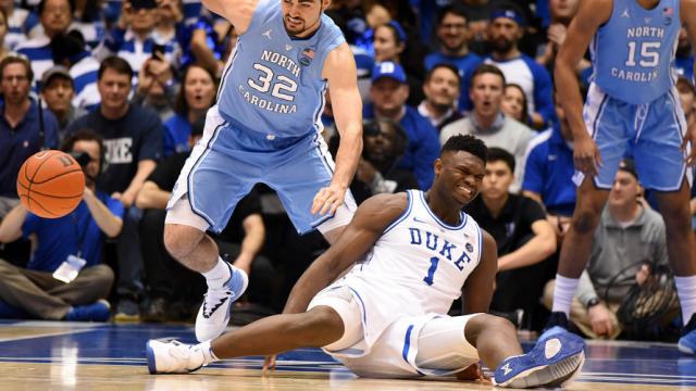 Se lesiona Zion Williamson tras explosin de su zapatilla