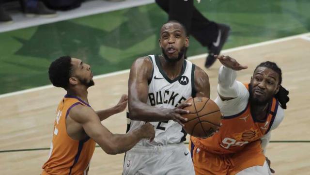 Milwaukee empat las Finales con Khris Middleton en llamas