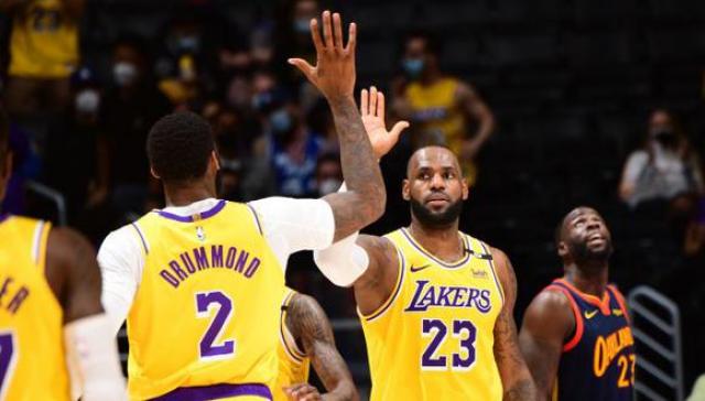 LeBron James clasific a Lakers a los Playoffs