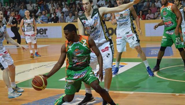 Estudiantes gole a Atenas y sigue invicto