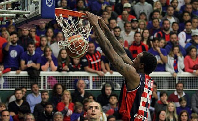 Roquez Johnson se suma a Atenas