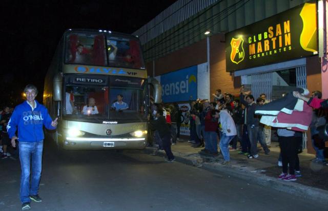 San Mart�n festej� junto a sus simpatizantes