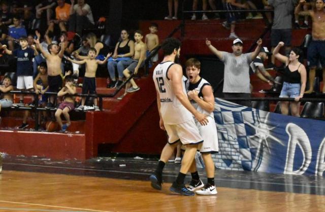 Mini basquet femenino y cuadrangulares finales en Rosario