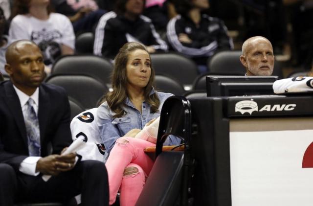 Los Spurs contratan a Becky Hammon como asistente y hacen historia