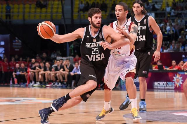 Pato Garino jugar en los Spurs