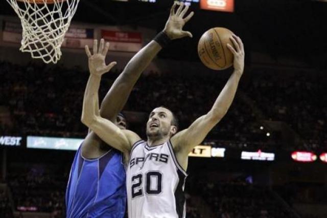 Los Spurs siguen por la senda del xito