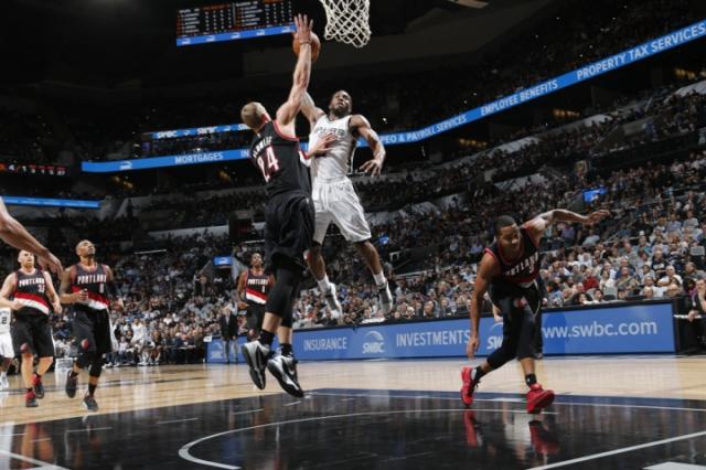 Manu le dio la quinta a San Antonio