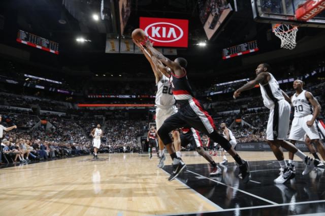 Manu le dio la quinta a San Antonio