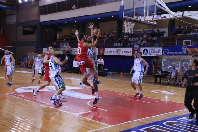 Unin y Atenas con holgura