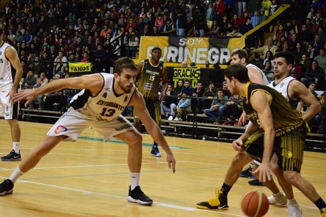 Estudiantes super a Comu y se adelant en la serie