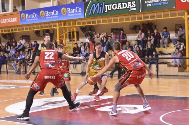 Comunicaciones se llev un lindo triunfo de Corrientes