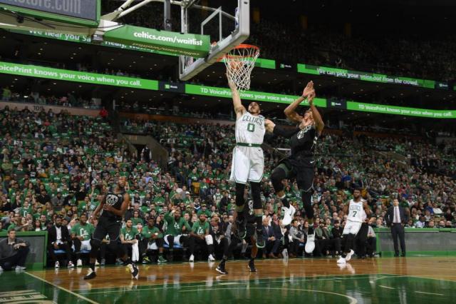 Celtics con sufrimiento, Pacers la sorpresa