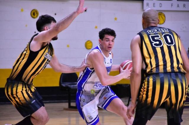 Norte: Santa Paula en el lote de arriba, Estudiantes y Bochas levantan