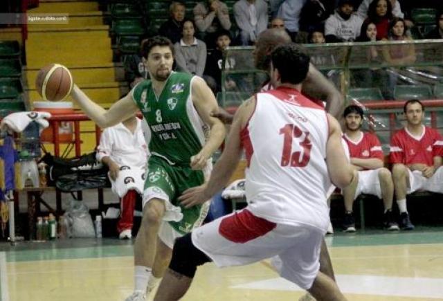 M. Fierro: �Atenas juega contra Atenas y no contra los rivales�