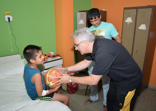 Los finalistas del S�per 8, unidos por los chicos