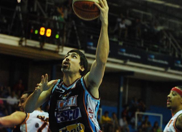 Mikulas piensa en la local�a