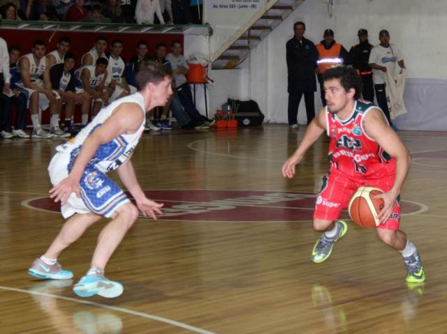 Argentino prolong su racha en el Coliseo