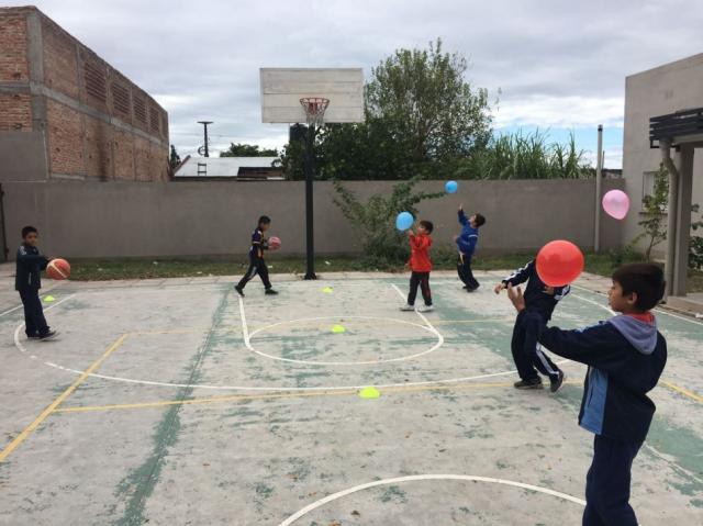 Tucumn lleva el bsquet a las escuelas