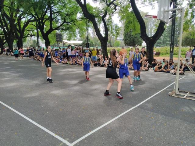 Fiesta total del Mini basquet en Rosario