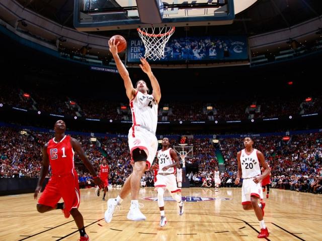 Los Raptors de Scola vencieron a los Clippers de Prigioni