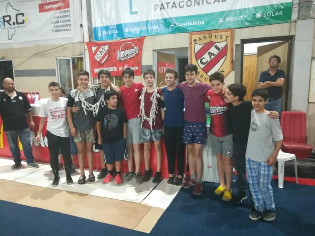 Independiente con embajadores en U13