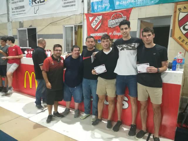 Independiente con embajadores en U13