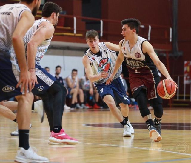 Lanus con minibasquet y a la espera del Federal